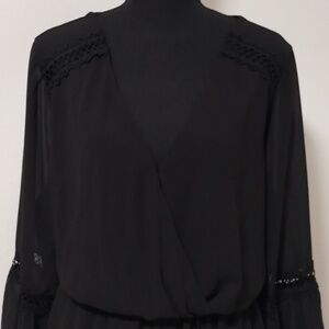 Trac Black V neck romper bell sleeve, large keyhole in back Sz 3X Gently loved